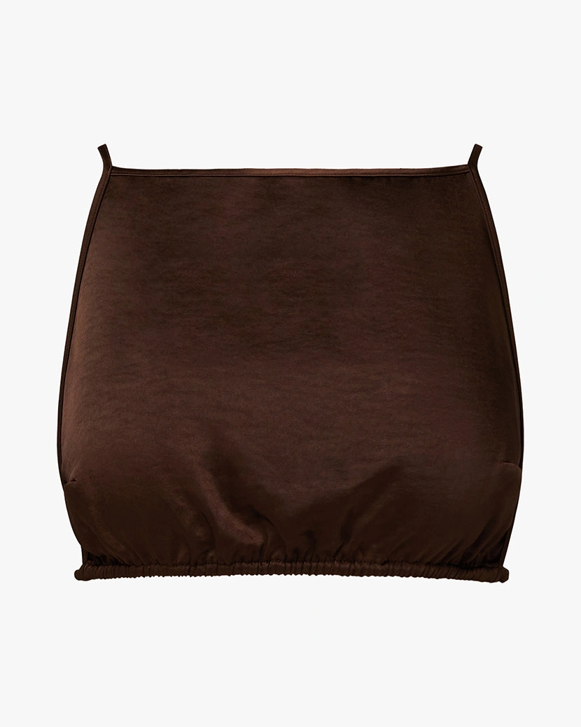 Rygløs Firkantet Top: Sommerens Frække Essens, Elegant og Forførende Med Stil!
